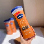 وازلین لوسیون بدن کاکائو Cocoa Glow _ درخشان کننده 400 میل - Image 3