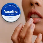 وازلین بالم لب اورجینال Lip Therapy Original _ مرطوب کننده و آبرسان لب 20 گرم - Image 2